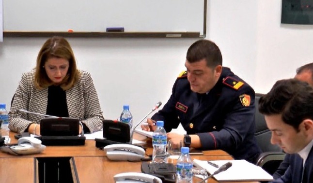 Mblidhet Task Forca e Shendetesise: Cfare do ndodhe me shkollat dhe kufijte me Italine